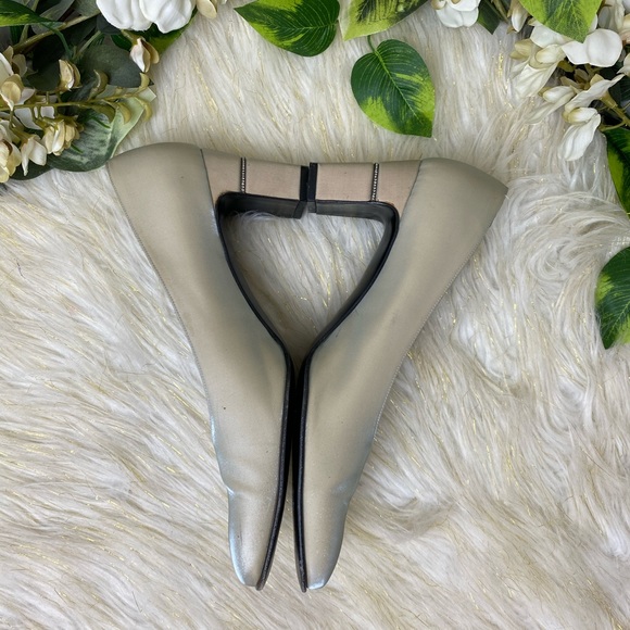 Salvatore Ferragamo Vintage Shiny Fabric Heel 7.5 - Picture 4 of 8